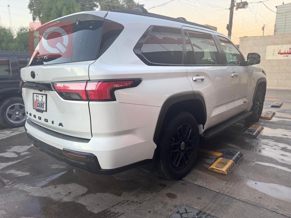 تويوتا سيكويا